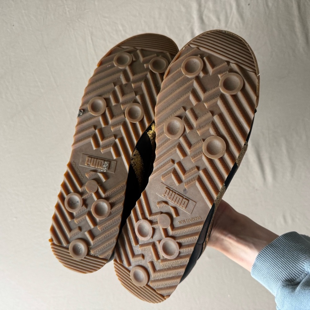Puma Roma Classic Gum Sneakers - Picture 8 of 9